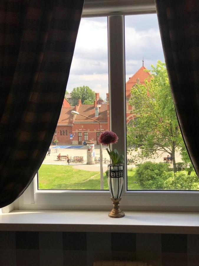 Hostel Night O'Clock Ополе Екстер'єр фото