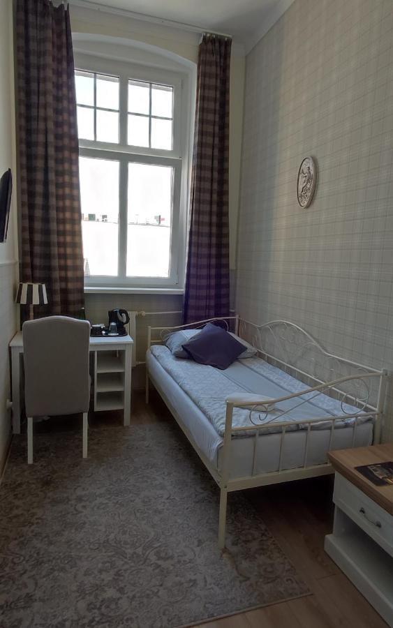Hostel Night O'Clock Ополе Екстер'єр фото