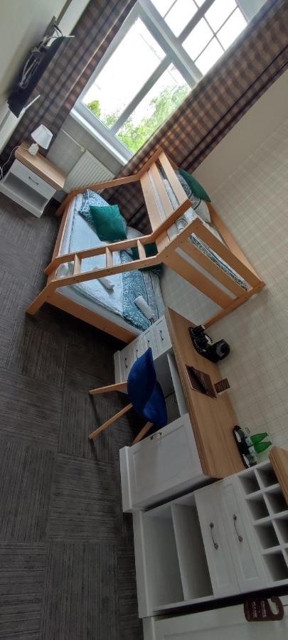 Hostel Night O'Clock Ополе Екстер'єр фото